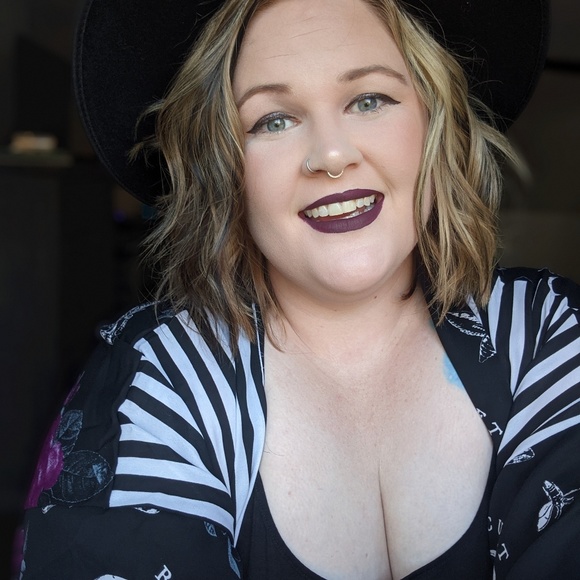 Meet your Posher, Samantha - Picture 1 of 1